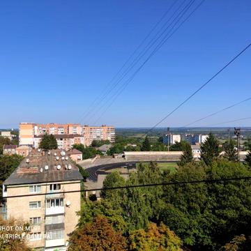 Продаж трикімнатної квартири