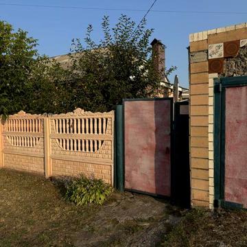 Приватний цегляний будинок 88 кв.м. у місті Мена