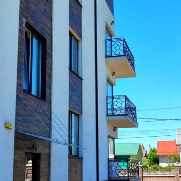 Простора 1-Kімнатна квартира в Клубному будинку від Власника