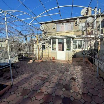 Продам 4 кімнатну квартиру в смт ДОБРОСЛАВ, (КОМІНТЕРНІВСЬКЕ)