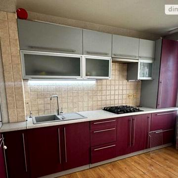 Продаж 3к Квартира вул. Гідропаркова