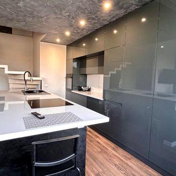 Продам чудову дворівневу квартиру з терасою!