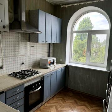 Здається в центрі міста 3 кімнатна квартира .