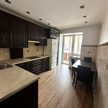 ,Здам 1-кімн.кв. 52 кв.м в новобудові по Серюка, біля Розетки, центр