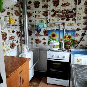 Продам.. квартиру в с. Борки  2-х комнатную .