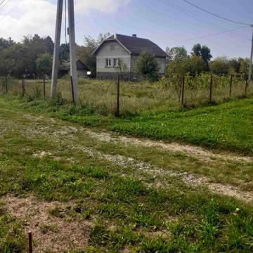 Продається приватизована хата в селі монастирець стрийського району