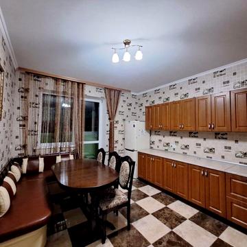 Оренда 1 кім. квартири в центрі міста.