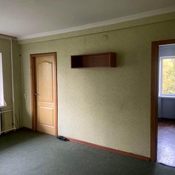 Продається 3-кімнатна квартира по вул. Нижньодніпровській