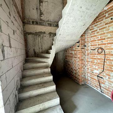 Продаж 3к Квартира Літературна (Чехова) вулиця