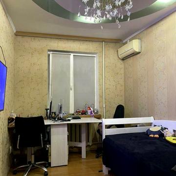 Продам 3х-квартиру 61м.кв. ул.Приречная 5. М.Минская 15мин Р-н.Оболонь
