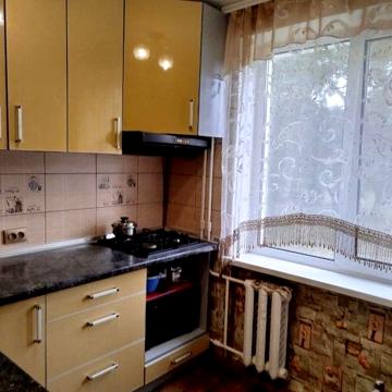 Продам 2-кімнатну квартиру на Прилуцькій