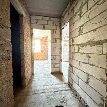 Велика однушка в центрі біля парку