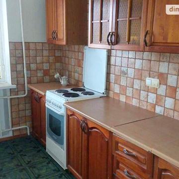 Довгострокова оренда 2к Квартира вул. Космонавтів