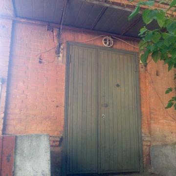 Продам двухкомнатную квартиру  возле Славянского рынка