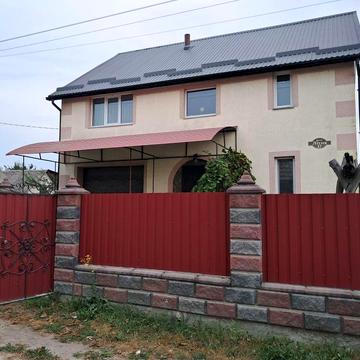 Продаж 2-поверхового будинку.