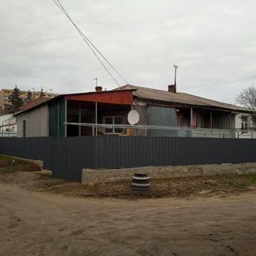 Продам будинок в центрі міста