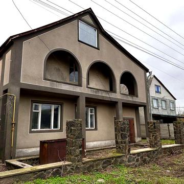 Двоповерховий будинок під ремонт, 3 км від Сміли