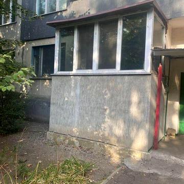 Продається трикімнатна квартира