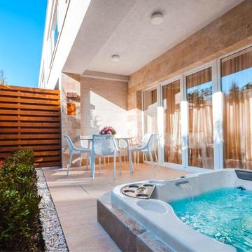 Аренда коттеджа Аркадия 105 м с теплым джакузи