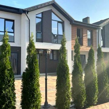 Продаж будинку 108,3м2 в таунхаусі, земля, паркомісце, 3км від Києва