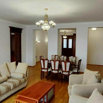 Паторжинського вул., 14