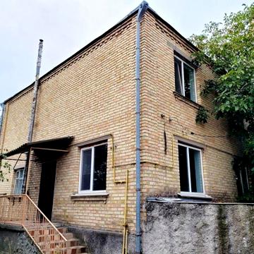 Приватний будинок із земельною ділянкою, Київська обл., 35 км, Борова