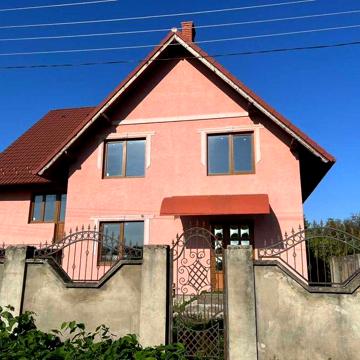 Продається будинок в мальовничому Виноградові Закарпатської області