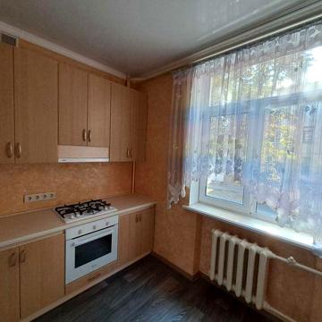 Продаю 2-х кімнатну квартиру