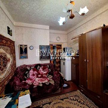 Продам гостинку, м. им.Масельского, по адресу Библика, 1