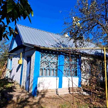 Будинок в селі -(Солонянський р-н- 85км), ділянка- 0,65га (ціна-дог.)