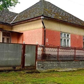 ПРОДАЖ 3-х кімнатного будинку 99 кв.м., велика ділянка, гараж, підвал
