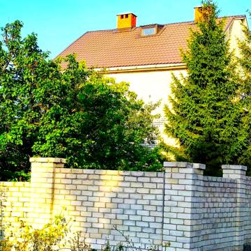 Продам дом в п. Коротич в 10 км. от метро Холодная Гора