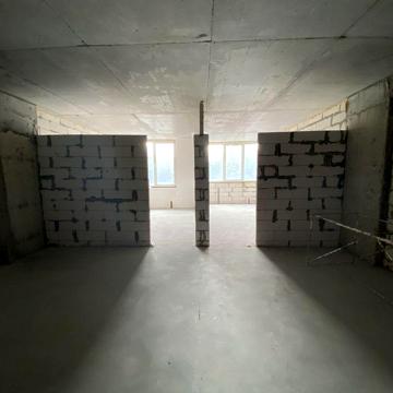 Продаж 2х-кімнатної квартири з кухнею-студією по вул.Миру