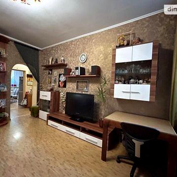 Продаж 3к Квартира вул. Миколи Зерова