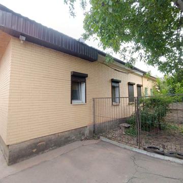 Продам дом в центре города 96 квартал ул. Есенина