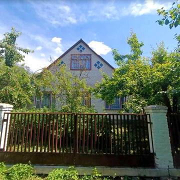 Продаж будинку в с. Калинове (Чапаївка) з гаражем і землею