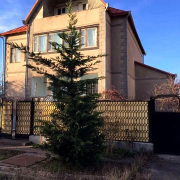 Львівська вул., 22
