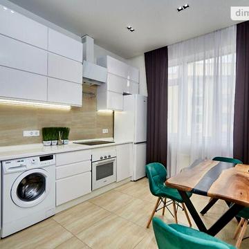 Продаж 2к Квартира вул. Перлинна