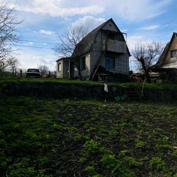 Дача в межах міста, Сухий Яр