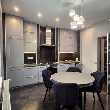 Продам 2-ох кімнатну квартиру в центрі. Автономне опалення. Ремонт