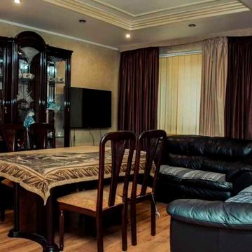 Продаж 4 кімнатної квартири Мистецькі Ворота.