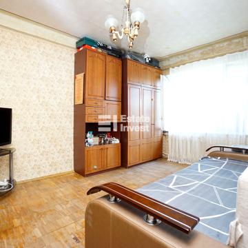 Салютна вул., 25