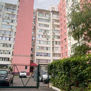 Віталія Блажка вул., 7