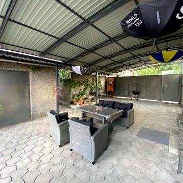 Радісна вул.