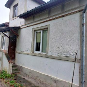 Продається будинок по вулиці Бережанській