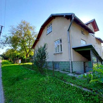 Продається добротний цегляний будинок в центрі м.Моршин...