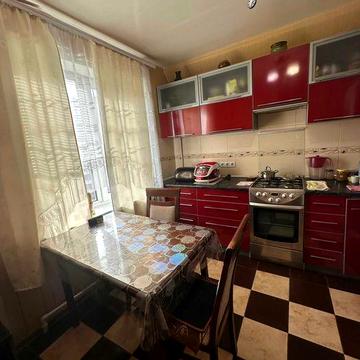 Продаж 2 к.кв., вул. Автозаводська /1й Южний/. З ремонтом!