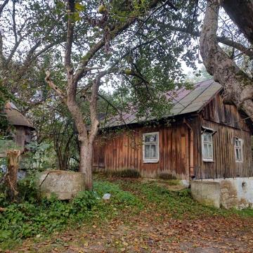 Продаж будинку з землею і садом