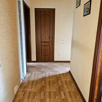 Продається 2-кімнатна квартира, вторинне житло.  (Вул.Козацька)