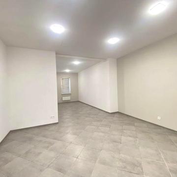 Продам квартиру центр, вул.Троїцька